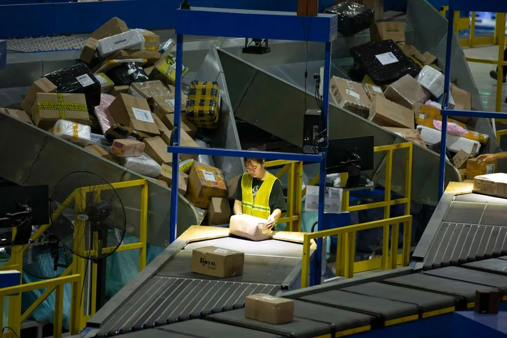 Vecom cho rằng sàn TMĐT không có đủ công cụ và thẩm quyền để thực hiện các yêu cầu của dự thảo về truy xuất nguồn gốc. ẢNH MINH HỌA: THU HÀ thương mại điện tử
