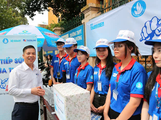 “Tiếp sức mùa thi” 2025 ứng dụng công nghệ AI trong hỗ trợ giúp thí sinh bớt áp lực, thi cử nhẹ nhàng - Ảnh 1. “Tiếp sức mùa thi” 2025 ứng dụng công nghệ AI trong hỗ trợ giúp thí sinh bớt áp lực, thi cử nhẹ nhàng - Ảnh 1.