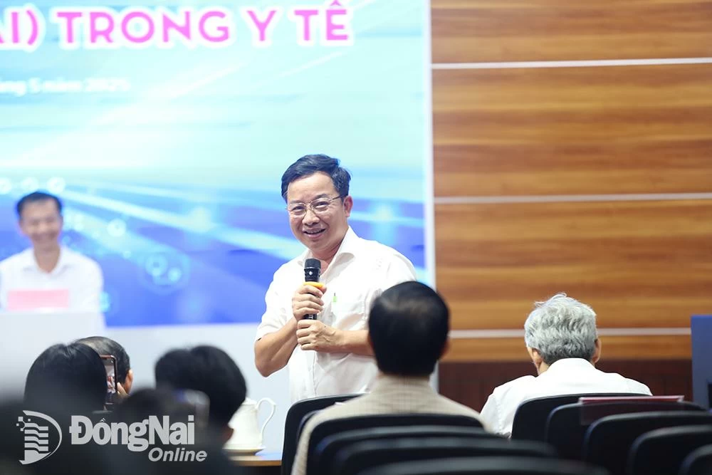 Giám đốc Sở Y tế Đồng Nai Lê Quang Trung chia sẻ tại tọa đàm. Ảnh: BTC cung cấp
