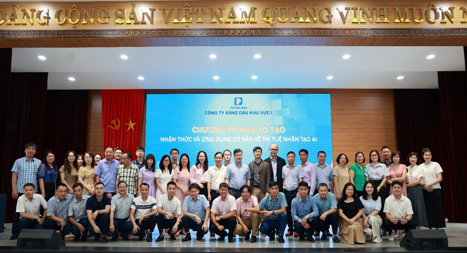 Công ty Xăng dầu khu vực 1 hoàn tất khóa đào tạo AI cơ bản 3 học viên