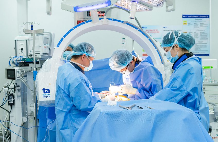 Robot và công nghệ cao AI mổ các bệnh Cột sống 6 ứng dụng hệ thống định vị c-arm chụp x-quang