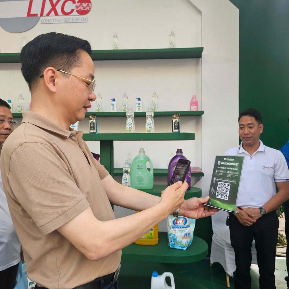 Đưa thương hiệu Vinachem đến gần người tiêu dùng 4 ông tú