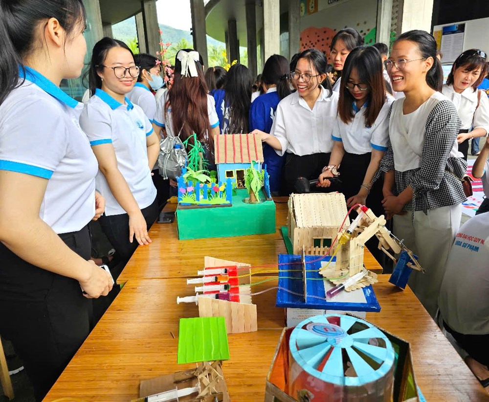 Đưa Bình Định trở thành trung tâm công nghiệp bán dẫn, trí tuệ nhân tạo | Nhịp sống số 3 Đưa Bình Định trở thành trung tâm công nghiệp bán dẫn, trí tuệ nhân tạo - ảnh 3