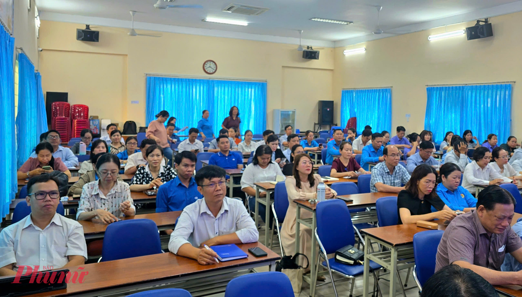 các đại biểu là thành viên Công đoàn các cơ quan Đảng TPHCM tham dự chuyên đề