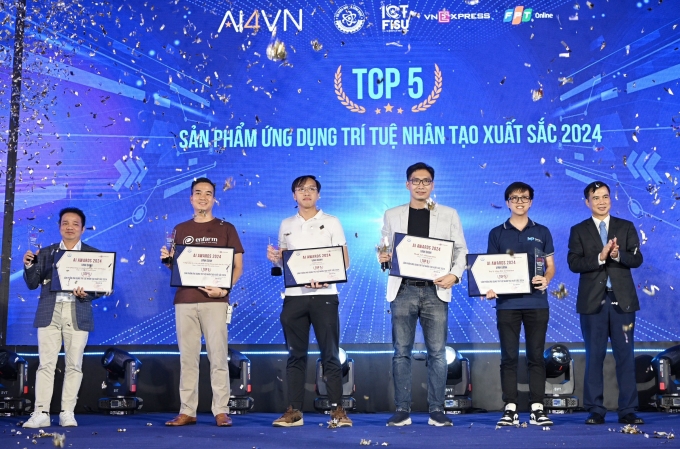 VnExpress tổ chức giải thưởng AI Awards 2025 1 Lễ trao Giải thưởng bình chọn Sản phẩm ứng dụng Trí tuệ nhân tạo - AI Awards 2024 trong khuôn khổ Ngày hội trí tuệ nhân tạo Việt Nam 2024. Ảnh: Giang Huy