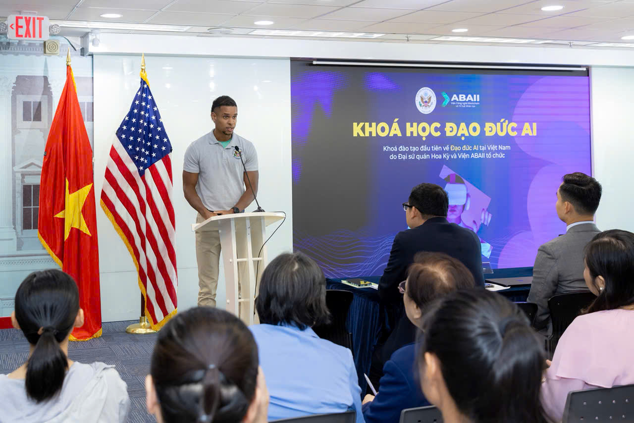Đạo đức AI: Bài học từ các công ty công nghệ lớn cho đến ứng dụng tại Việt Nam- Ảnh 1. Đạo đức AI: Bài học từ các công ty công nghệ lớn cho đến ứng dụng tại Việt Nam- Ảnh 1.