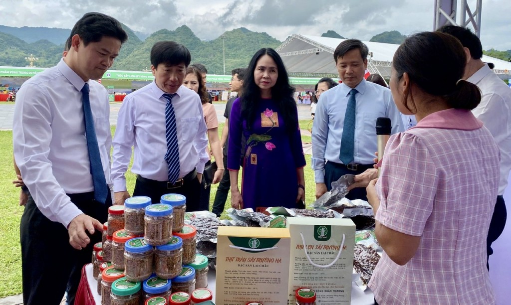 Thúc đẩy liên kết vùng trong phát triển thương mại điện tử