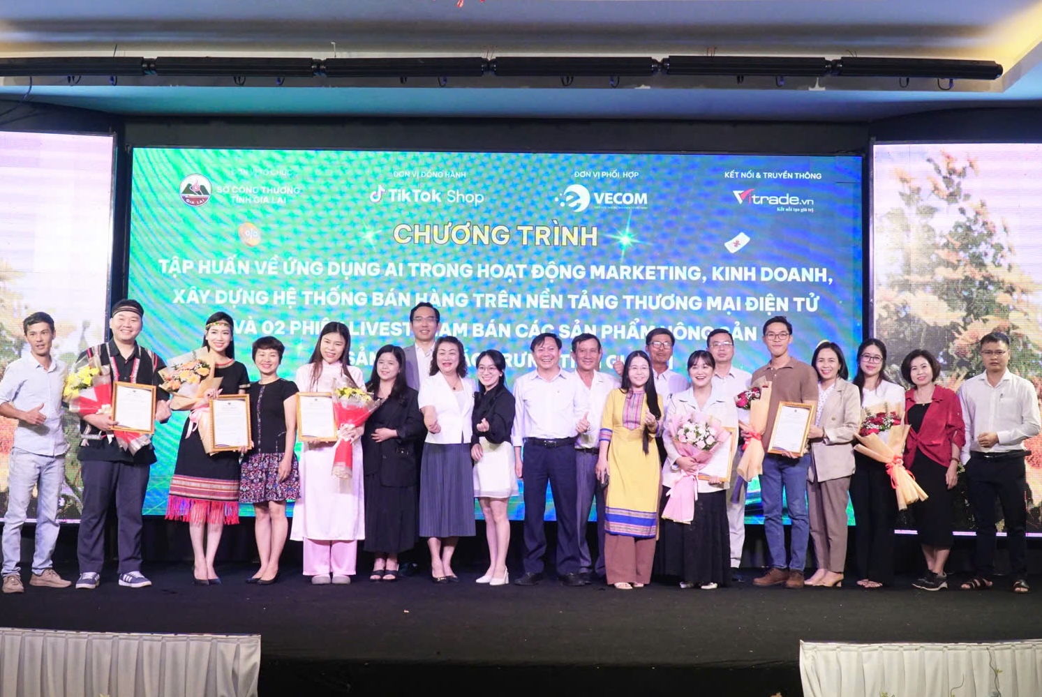Sở Công Thương Gia Lai giúp doanh nghiệp ứng dụng công nghệ AI để bán hàng- Ảnh 1.