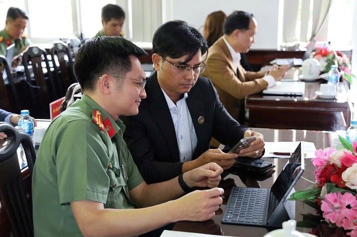 Công an Tiền Giang tập huấn kỹ năng ứng dụng AI vào quản trị văn phòng 3 03.jpg