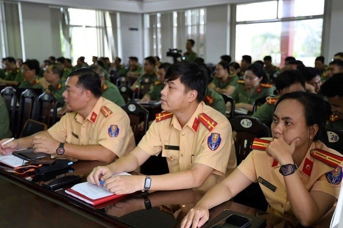 Công an Tiền Giang tập huấn kỹ năng ứng dụng AI vào quản trị văn phòng 5 05.jpg