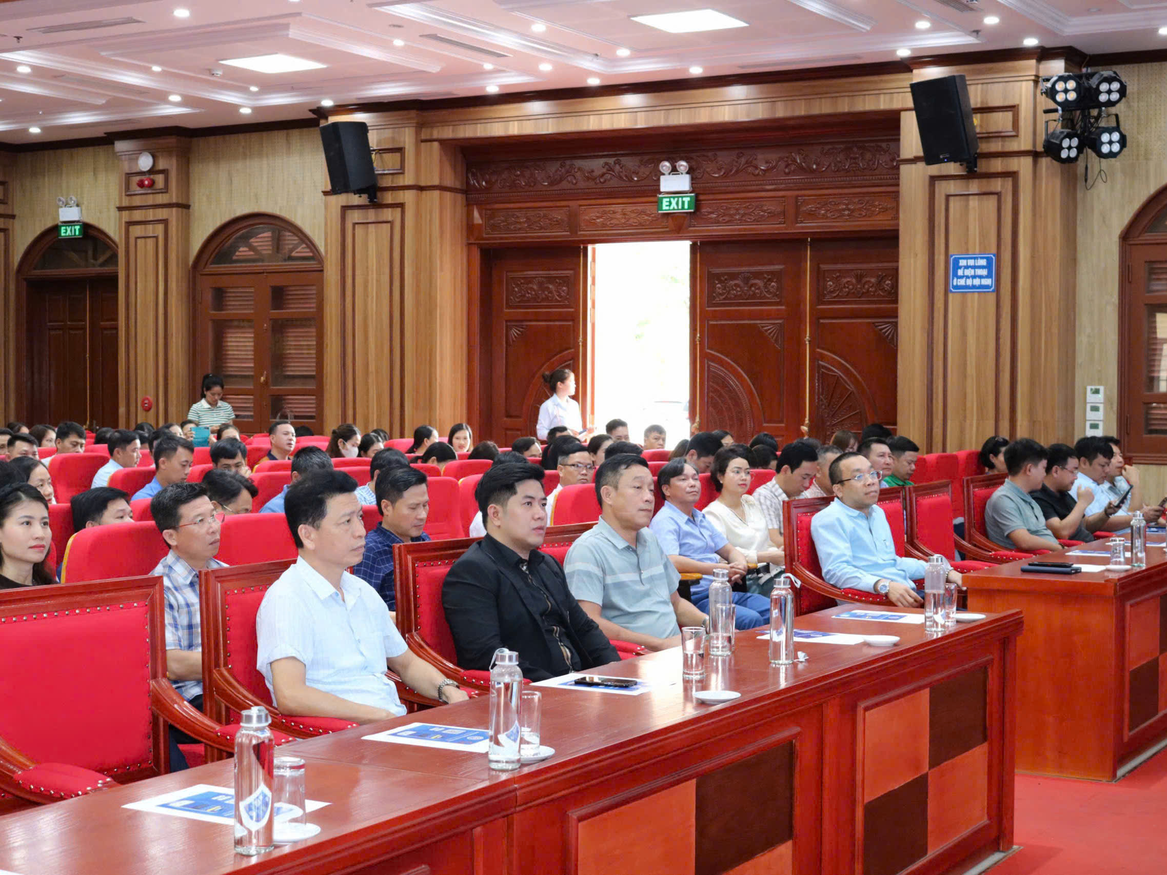 Thành phố Thuỷ Nguyên nâng cao năng lực ứng dụng AI cho đội ngũ cán bộ, quản lý cơ quan, doanh nghiệp 1 0654030cadb745031b5a54