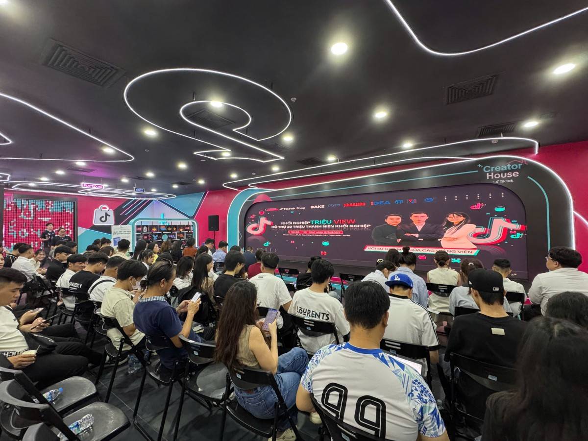 Thương mại điện tử: Miền đất hứa nhưng không dễ cho startup trẻ Việt