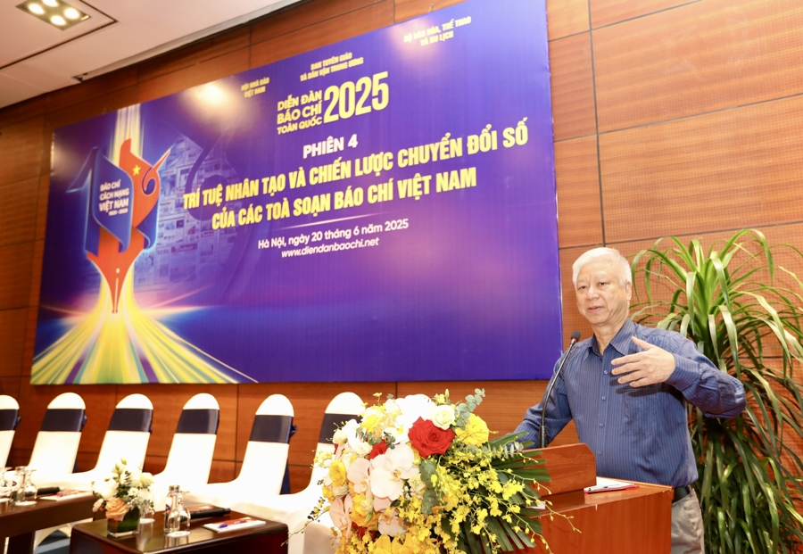 Tổng Giám đốc VnEconomy: “Với Askonomy, tôi tin rằng bất kỳ tờ báo nào cũng đủ nguồn lực để ứng dụng AI” 1
“Tôi xin tiết lộ rằng chi phí để xây dựng hệ thống này không quá lớn, tôi tin rằng bất kỳ tờ báo nào cũng có đủ nguồn lực để thực hiện. Quan trọng là niềm đam mê và việc tìm được con đường đi riêng”, ông Đào Quang Bính nói. “Chúng tôi sẵn sàng chuyển giao công nghệ này cho các cơ quan báo chí khác để cùng phát triển”.