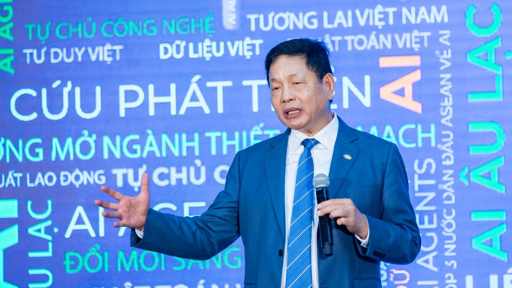 Lời 'hiệu triệu' quy tụ các công ty công nghệ lớn nhất Việt Nam 1 193215ong truong gia binh chu tich hdqt fpt 06 1931