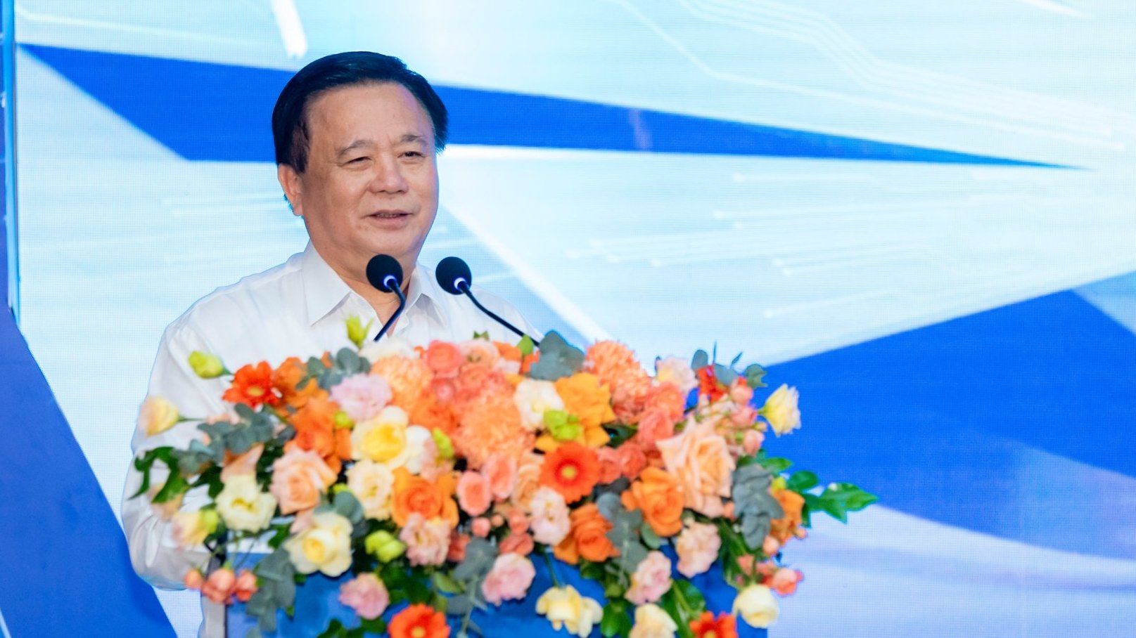 Lời 'hiệu triệu' quy tụ các công ty công nghệ lớn nhất Việt Nam 2 193316gsts nguyen xuan thang uy vien bo chinh tri giam doc hoc vien chinh tri quoc gia ho chi minh c