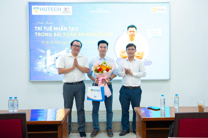 Sinh viên Công nghệ thông tin chủ động chinh phục AI trong lĩnh vực An ninh mạng 1 Sinh viên Công nghệ thông tin chủ động chinh phục AI trong lĩnh vực An ninh mạng 9