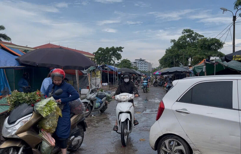 1 tháng sau khi dầu ăn giả bị phanh phui, tiểu thương rục rịch thu hồi, nhiều nơi vẫn bán 4 2371878 fa3e145d20ecb49d86e1181b64efd5a8