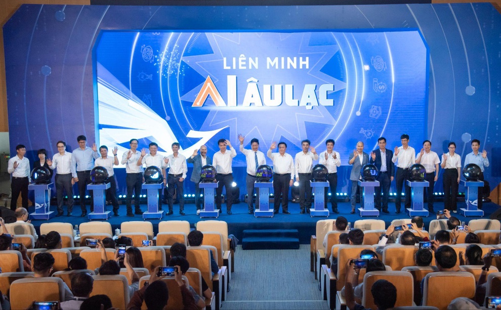 Giám đốc công nghệ Zalo: “Người Việt có thể làm chủ mô hình ngôn ngữ lớn” - 1 Giám đốc công nghệ Zalo: “Người Việt có thể làm chủ mô hình ngôn ngữ lớn” - 1