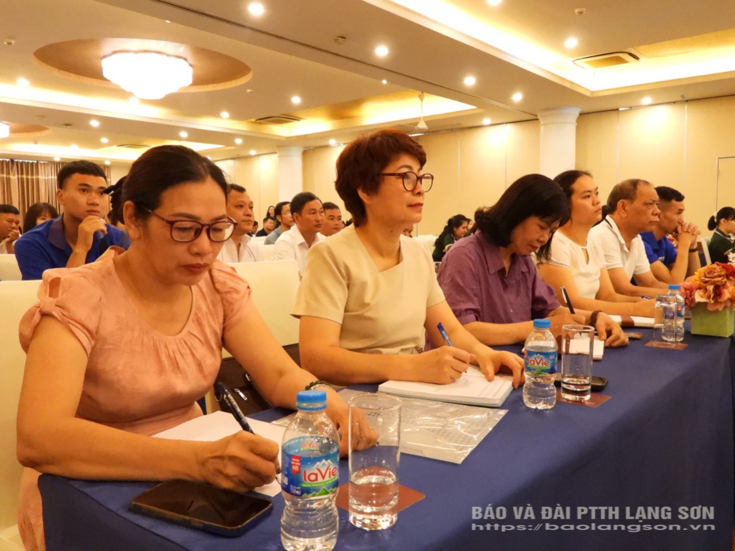 Trang bị kiến thức trí tuệ nhân tạo (AI) cho hơn 200 doanh nghiệp - Báo và Đài Phát thanh Truyền hình Lạng Sơn 3 Đại diện các doanh nghiệp hội viên tham dự hội nghị