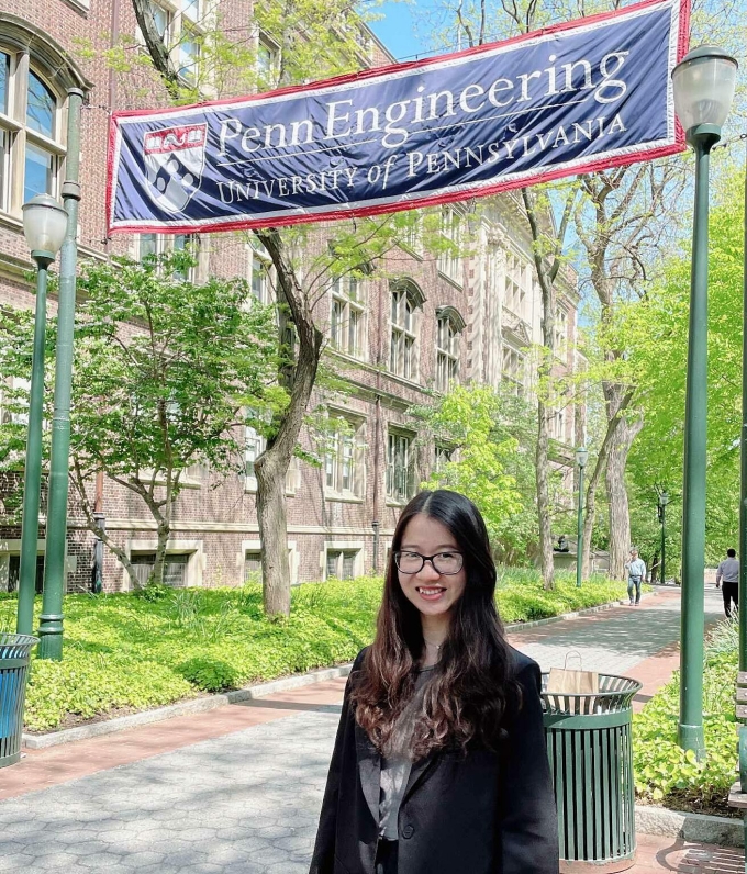 Cô gái Việt ứng dụng AI ở hãng hàng không lâu đời nhất Mỹ 2 Khánh Vy tại Đại học Pennsylvania. Ảnh: Nhân vật cung cấp