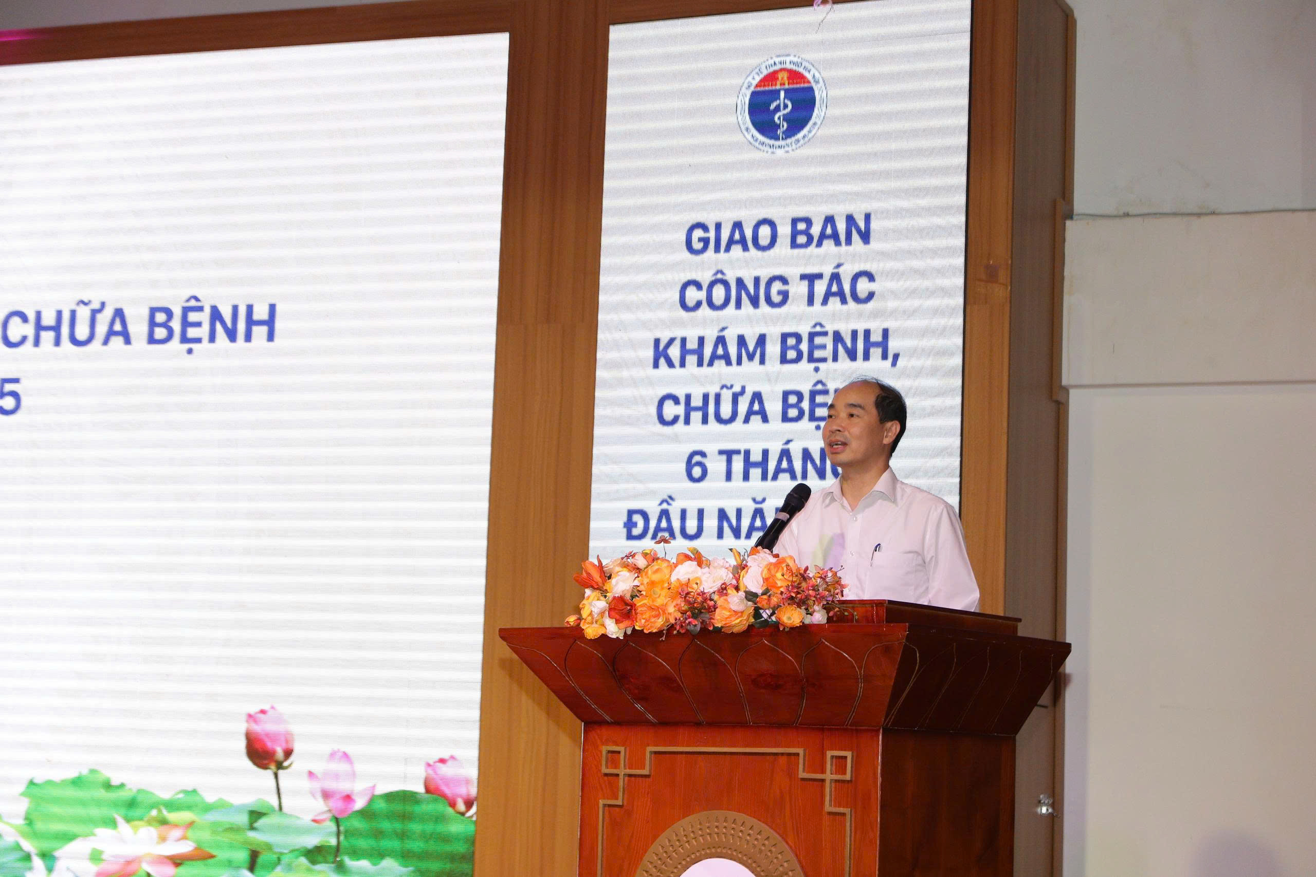 Hà Nội đẩy mạnh chất lượng khám chữa bệnh, hoàn thành bệnh án điện tử trước 30/9- Ảnh 1.