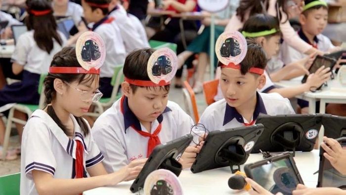 Cơ hội dạy và học mới nhờ trí tuệ nhân tạo 1 Việc ứng dụng AI trong giáo dục mở ra cơ hội mới cho dạy và học, đồng thời đặt ra thách thức trong đổi mới phương pháp, nội dung và quản lý.