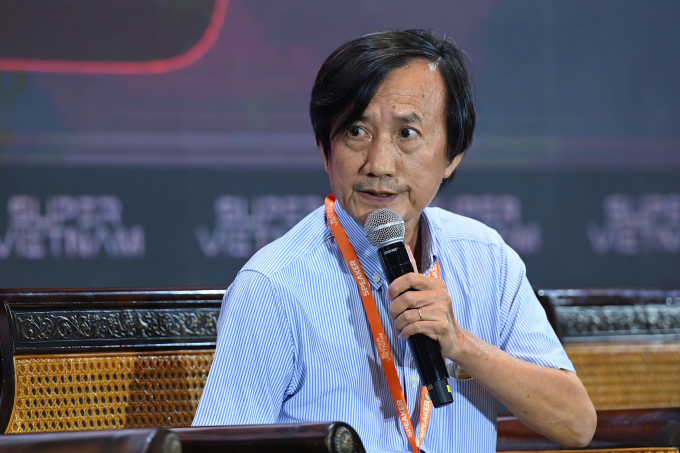 'Thay vì chạy theo xu hướng, doanh nghiệp cần hiểu rõ AI' 4 PGS.TS Nguyễn Đình Thúc, Trưởng bộ môn Công nghệ Tri thức, Đại học Khoa học Tự nhiên - ĐHQG TP HCM. Ảnh: Giang Huy