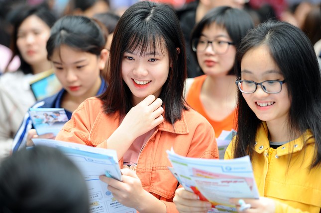 Ngành ngôn ngữ đang khủng hoảng: AI dạy, nói, dịch quá nhanh - 4 năm học chưa chắc bằng 30 giây tra app!- Ảnh 2. Ngành ngôn ngữ đang khủng hoảng: AI dạy, nói, dịch quá nhanh - 4 năm học chưa chắc bằng 30 giây tra app!- Ảnh 2.