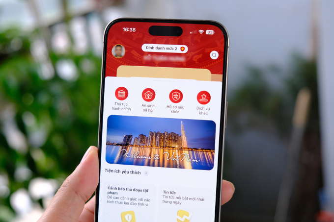 Chuyển đổi số hoạt động chính quyền sau tinh gọn 2 Giao diện ứng dụng VNeID. Ảnh: Tuấn Hưng