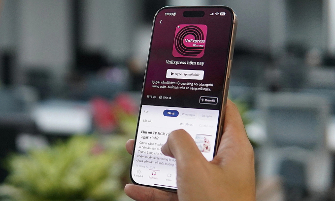 Tác nghiệp báo chí thời AI 2 Chuyên mục Điểm tin Podcast trênVnExpressvới giọng đọc AI. Ảnh: Lưu Quý