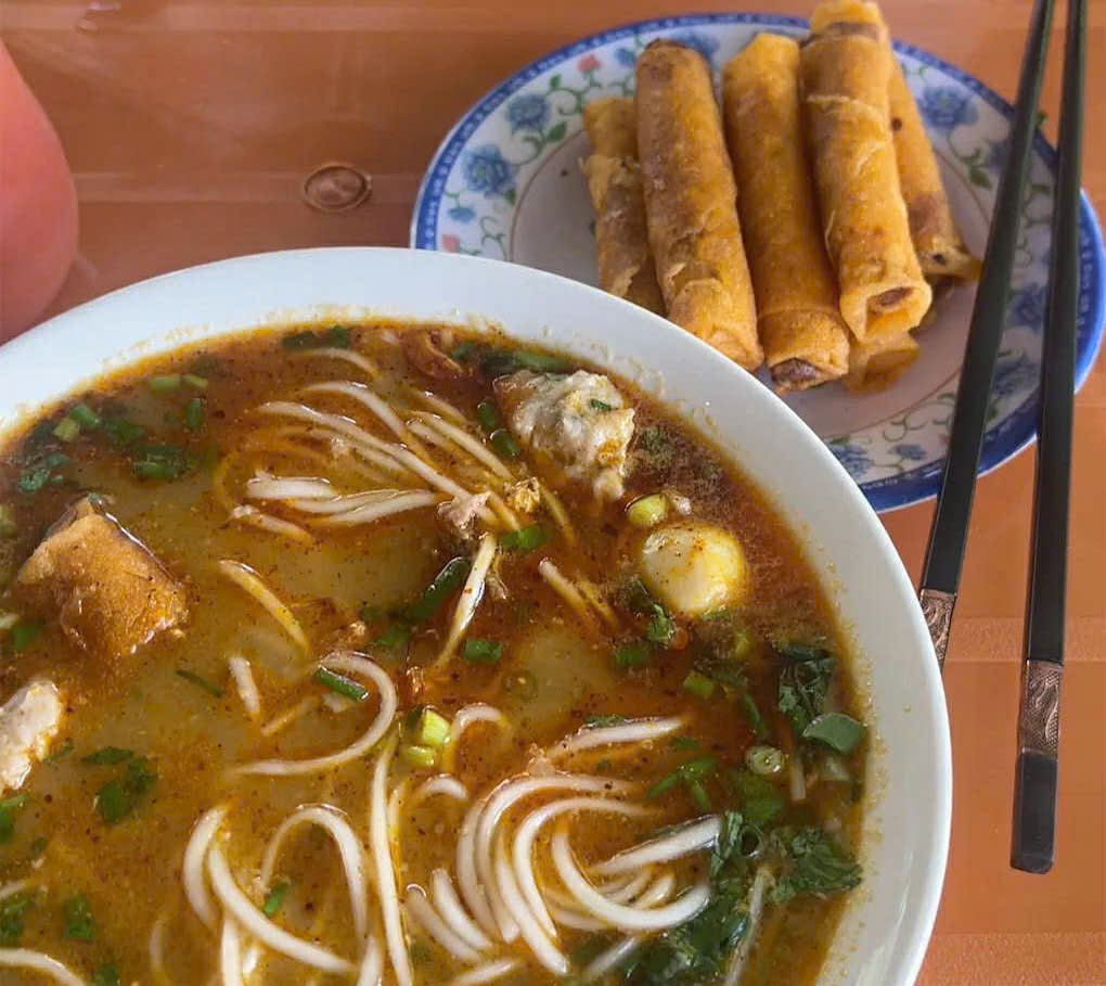 Gợi ý 4 địa điểm du lịch Quảng Bình xanh mát mùa hè 2025 1 am thuc 3 1751087991183404235385
