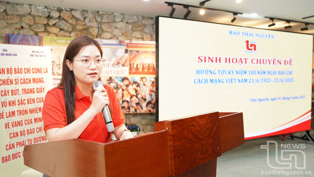 Nhà báo Thu Nga, phóng viên phòng Kinh tế.