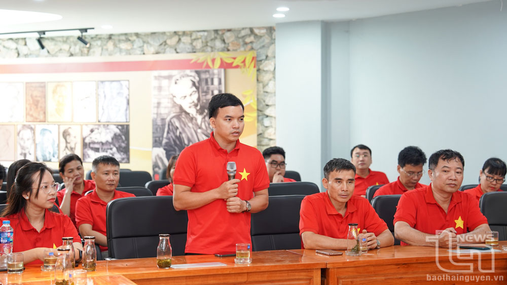 Nhà báo Hồng Tâm - Biên tập viên phòng Thư ký - Toà soạn.