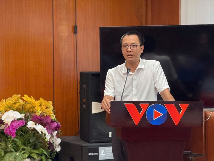 Trí tuệ nhân tạo AI có thể giống nhau, nhưng người dùng tạo ra khác biệt 1 Ông Bùi Minh Tuấn – Chủ tịch Công ty CP Quản lý vườn ươm khởi nghiệp doanh nhân trẻ (YESI) - nhấn mạnh: "AI có thể giống nhau, nhưng người dùng tạo ra khác biệt."