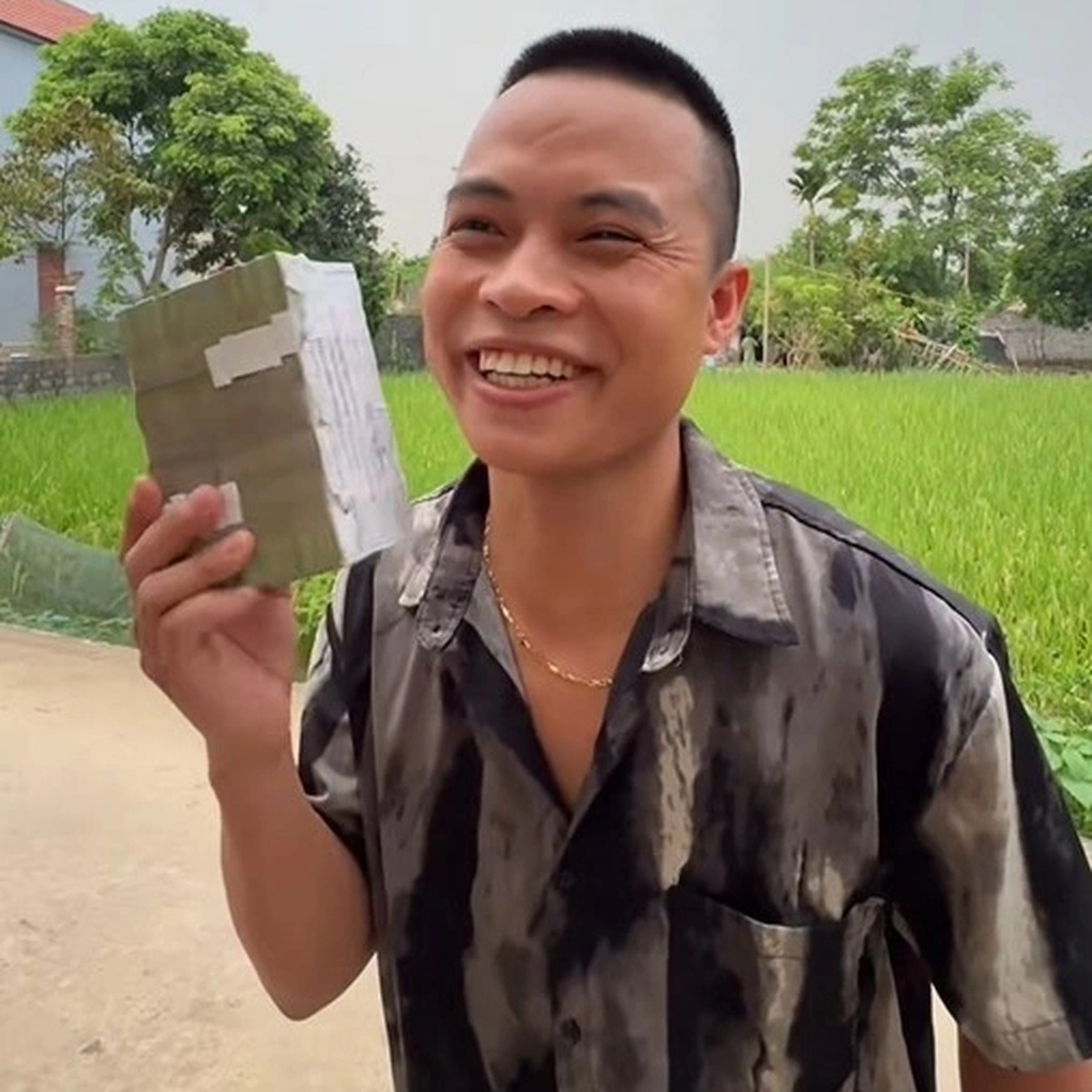 Nhiều người mua khoá học làm giàu giá trăm triệu của Gia đình Hải Sen - 2 Nhiều người mua khoá học làm giàu giá trăm triệu của Gia đình Hải Sen - 2
