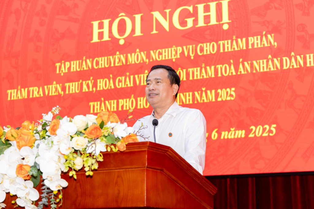 Chánh án Tòa án Nhân dân Tối cao Lê Thanh Phong phát biểu khai mạc