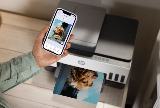 HP sử dụng AI để góp phần định hình tương lai ngành in 1 Giải pháp Print AI được tích hợp vào các sản phẩm máy in nhằm tăng hiệu suất, tiết kiệm thời gian, chi phí, hướng đến bền vững. Ảnh: HP