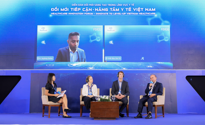 Diễn giả tham gia sự kiện Đổi mới sáng tạo trong lĩnh vực y tế năm 2023 tại Hà Nội. Ảnh: FPT