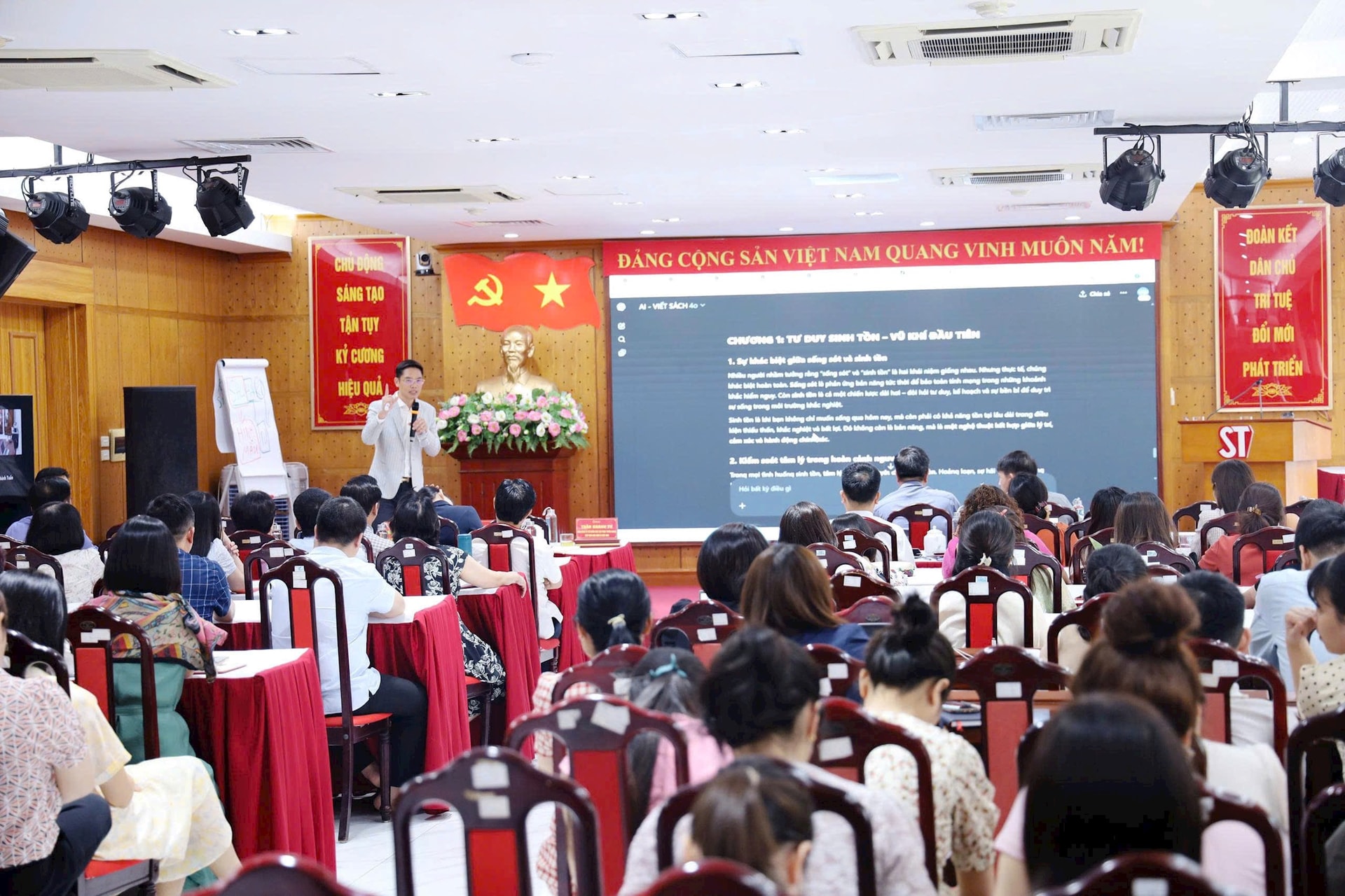 Đẩy mạnh ứng dụng AI trong biên tập, xuất bản và truyền thông sách 2 dien-gia-chia-se-trao-doi-xb.jpg
