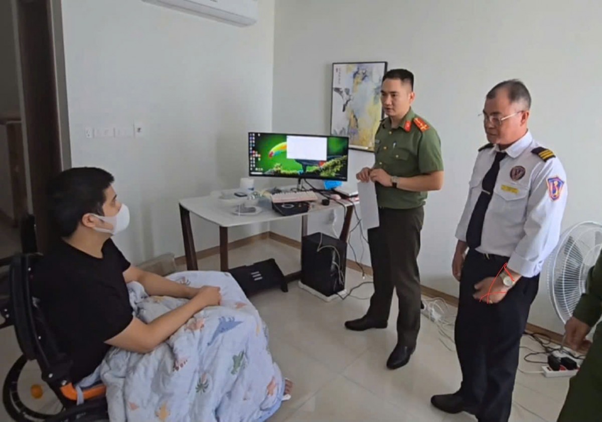 Hà Nội: Triệt phá đường dây thiết bị điện tử giả núp bóng thương mại điện tử