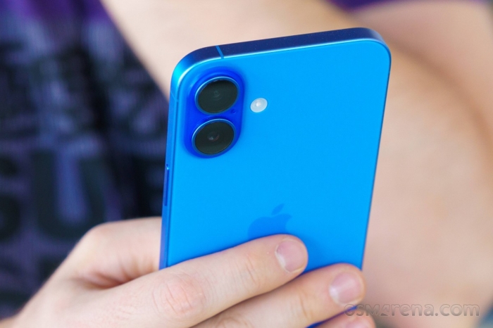 Vua smartphone màn lớn, pin trâu top 1 4 iPhone 16 Plus 5