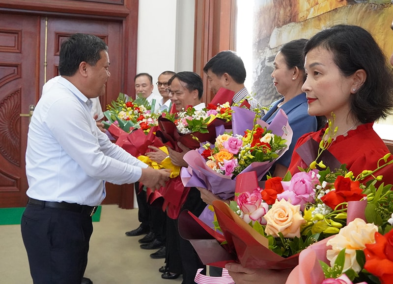Nhiều cán bộ chủ chốt ở Quảng Bình nghỉ hưu trước ngày sáp nhập tỉnh Quảng Trị mới 2 images816589_tra__n_phong_5.jpg