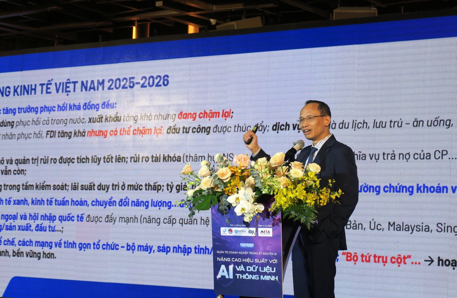 TS Cấn Văn Lực, Chuyên gia kinh tế trưởng BIDV, Thành viên Hội đồng tư vấn chính sách của Thủ tướng Chính phủ. Ảnh: Đức Mỹ