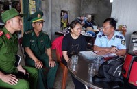 Lắng nghe ý kiến, phản ánh từ người dân và các hộ kinh doanh.