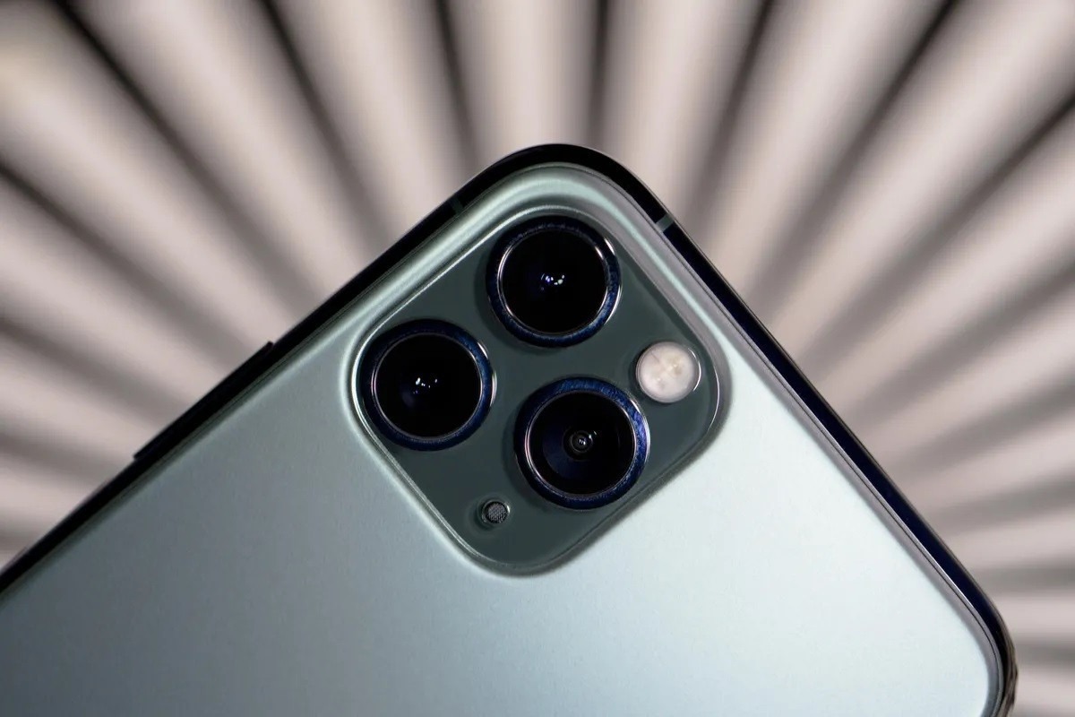 iPhone 11 Pro Max giá chạm đáy vực, vừa rẻ vừa chiến hơn iPhone 16, vua iPhone 3 mắt giá rẻ tháng 6 - 4
