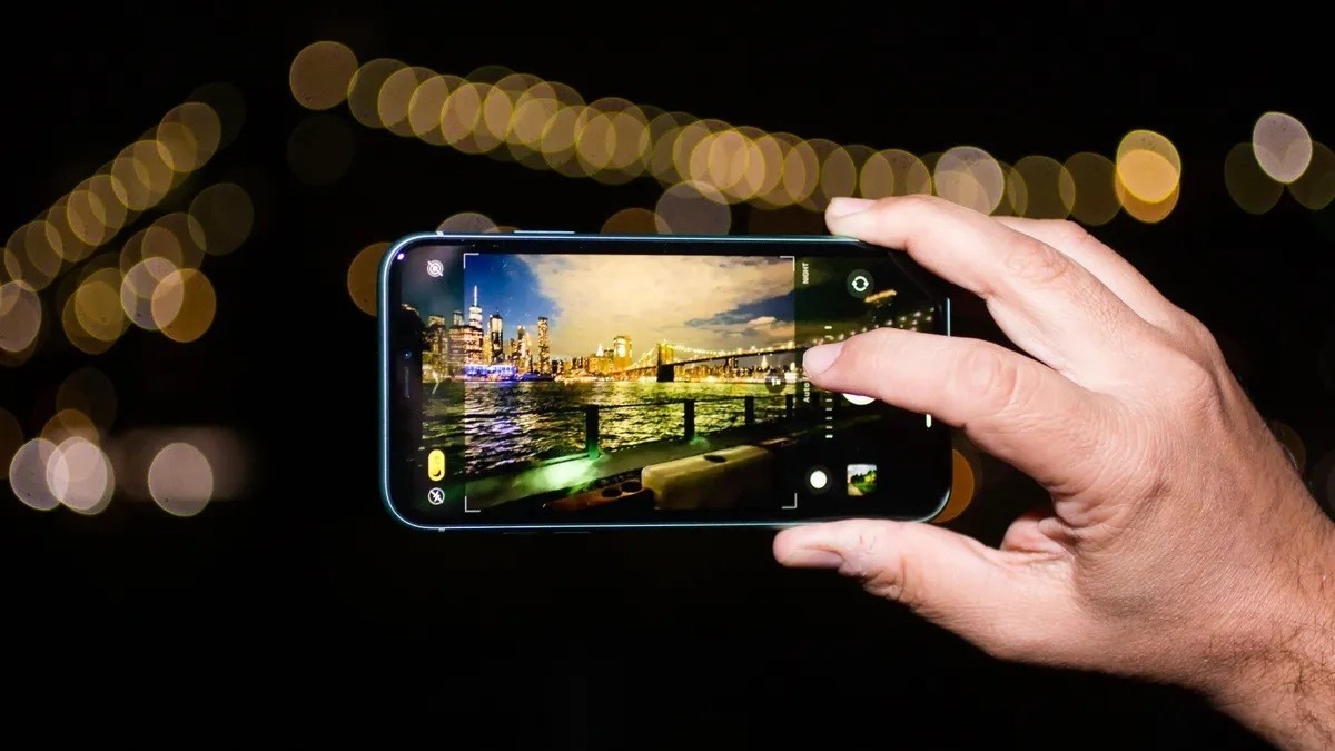 iPhone 11 Pro Max giá chạm đáy vực, vừa rẻ vừa chiến hơn iPhone 16, vua iPhone 3 mắt giá rẻ tháng 6 - 7