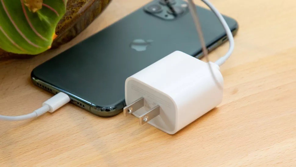Giá iPhone 11 Pro rẻ như rau tháng 6, iPhone ba mắt rẻ nhất Việt Nam, trang bị vẫn xịn hơn iPhone 16 6 iphone-11-pro-t9-1-1693390863.jpg