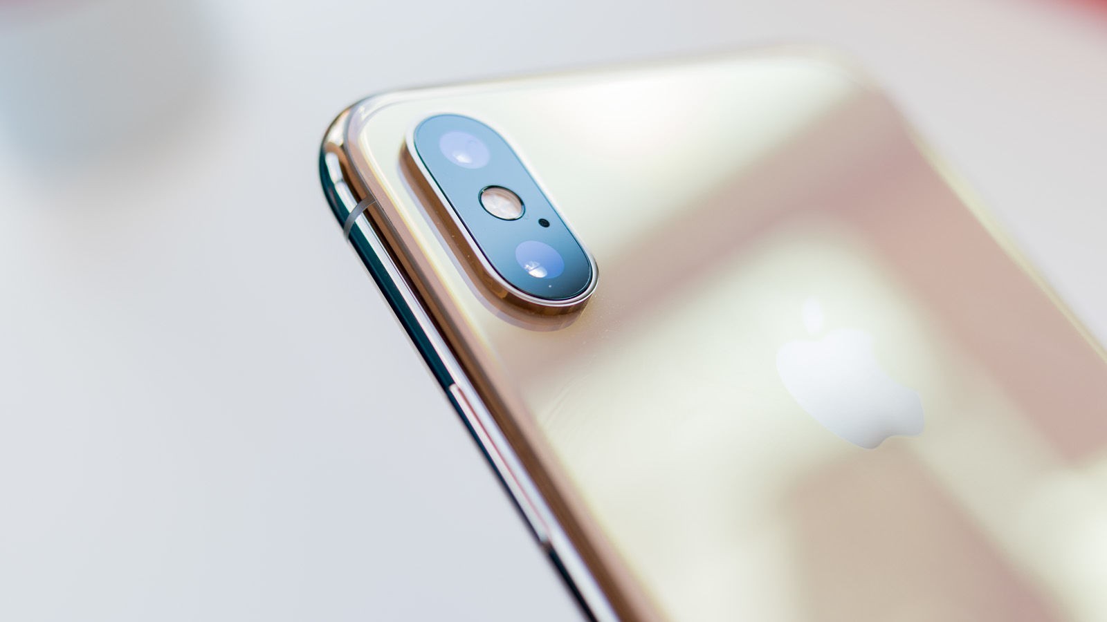 Đây là chiếc iPhone rẻ bằng nửa iPhone 11 nhưng ngon hơn, sẵn hàng, camera xịn hơn iPhone 16 6 iphone-xs-t4-5-1681890975.jpg