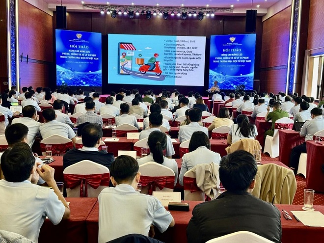 Hà Nội siết chặt vòng vây tội phạm buôn lậu, hàng giả trên không gian mạng Hà Nội siết chặt vòng vây tội phạm buôn lậu, hàng giả trên không gian mạng
