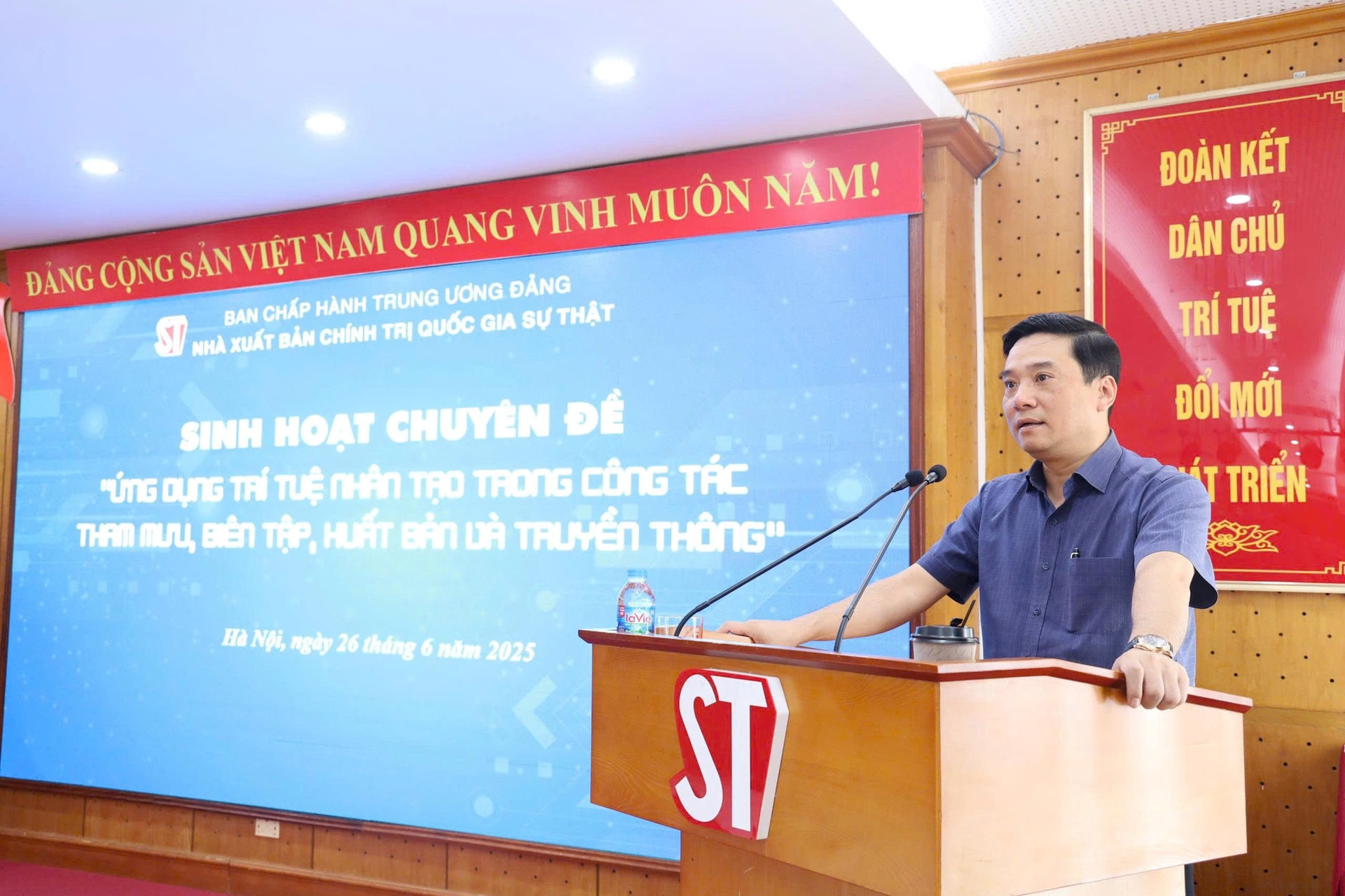 Đẩy mạnh ứng dụng AI trong biên tập, xuất bản và truyền thông sách 1 nguyen-thai-binh-khai-mac.jpg